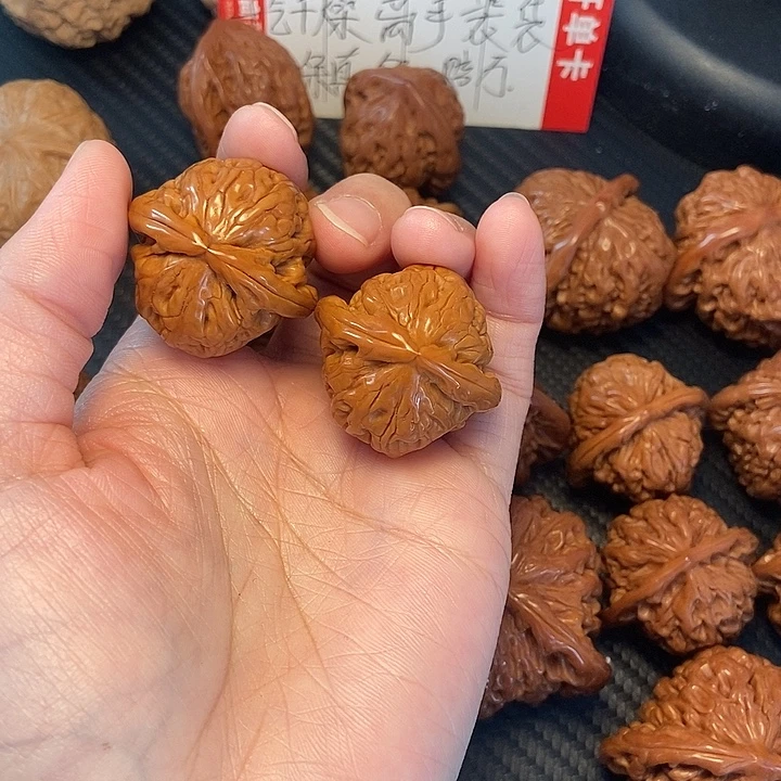 狐***语木质类31加白狮子。