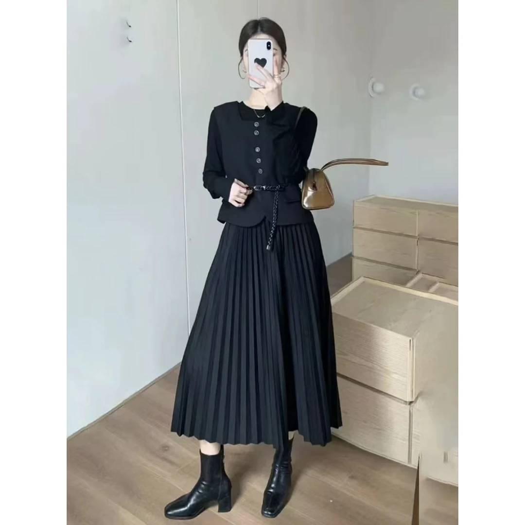 【A9030】百褶连衣裙女2025秋冬新款法式时尚洋气减龄马甲复古套装