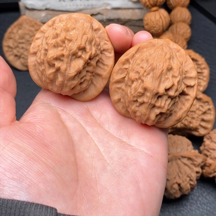 桃核把件尺寸43大红袍