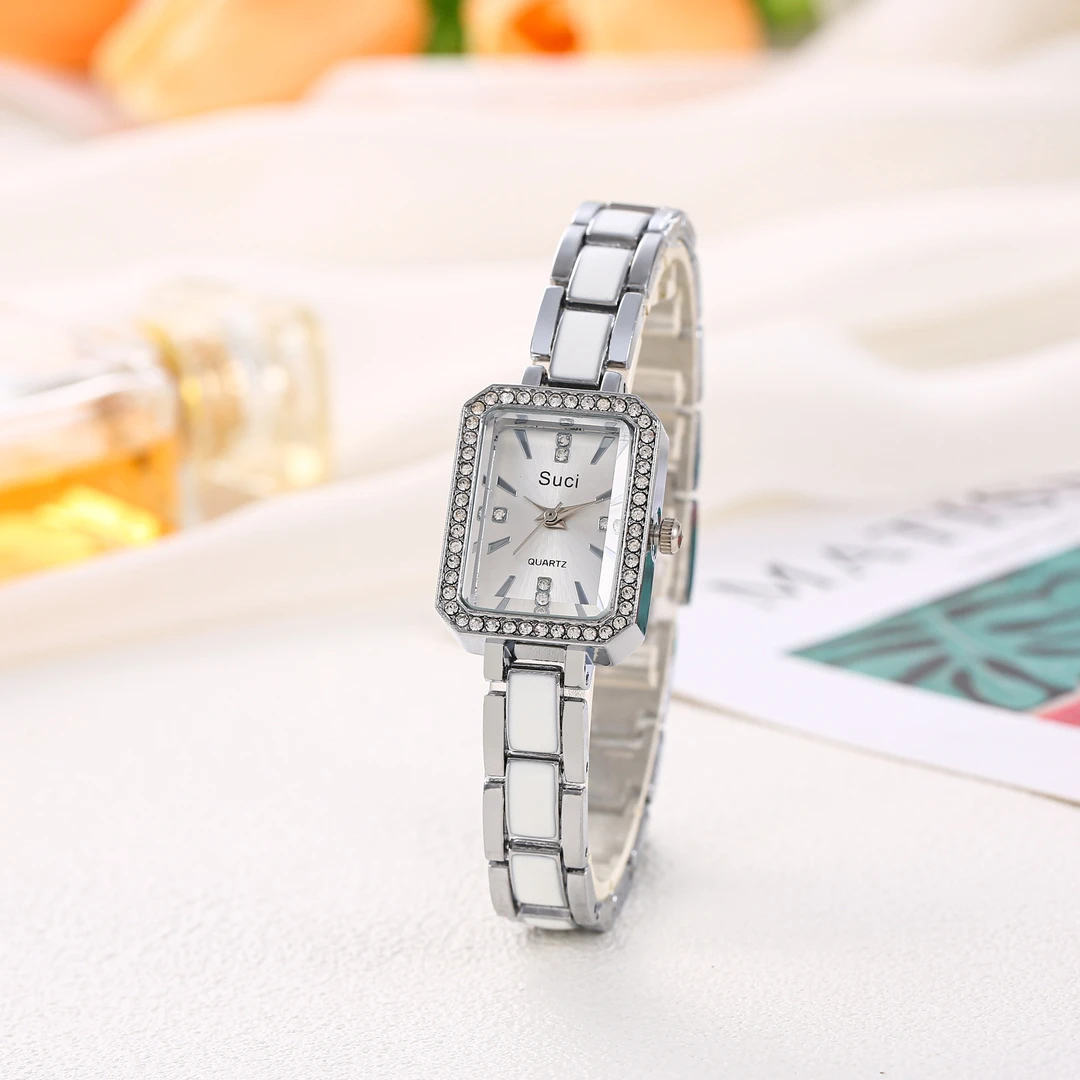 专柜直发银白手链手表女士小众轻奢百搭潮流时尚简约精致腕表a18