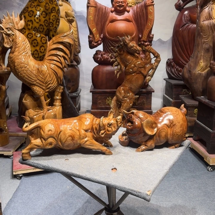 周***兵香樟木香樟木小猪抬头牛摆件