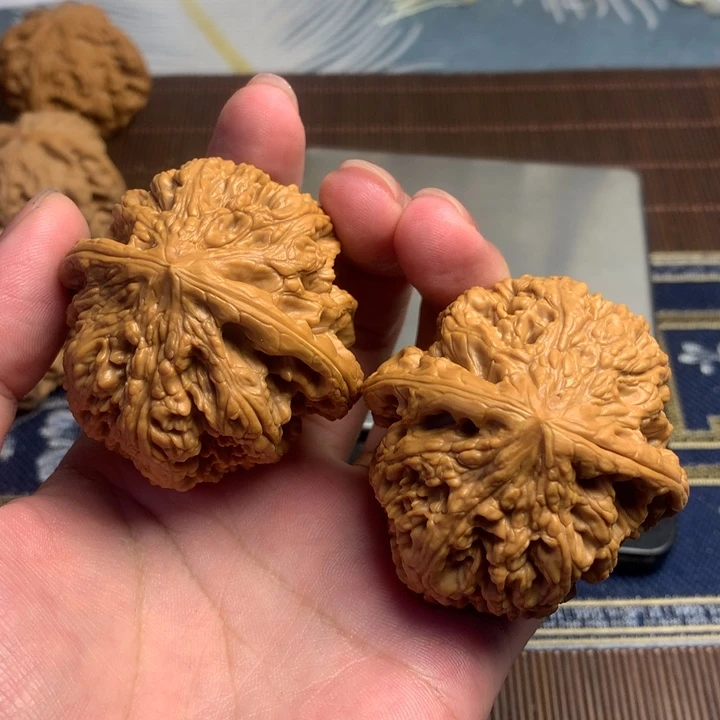 吊坠文玩核桃狮*鱼粗筋