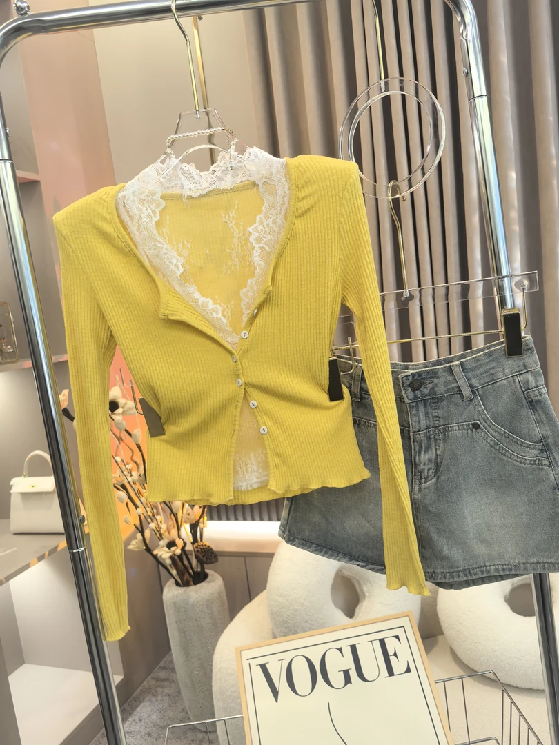 【A9830美人】2025春款修身设计感纯欲长袖上衣+蕾丝打底两件套