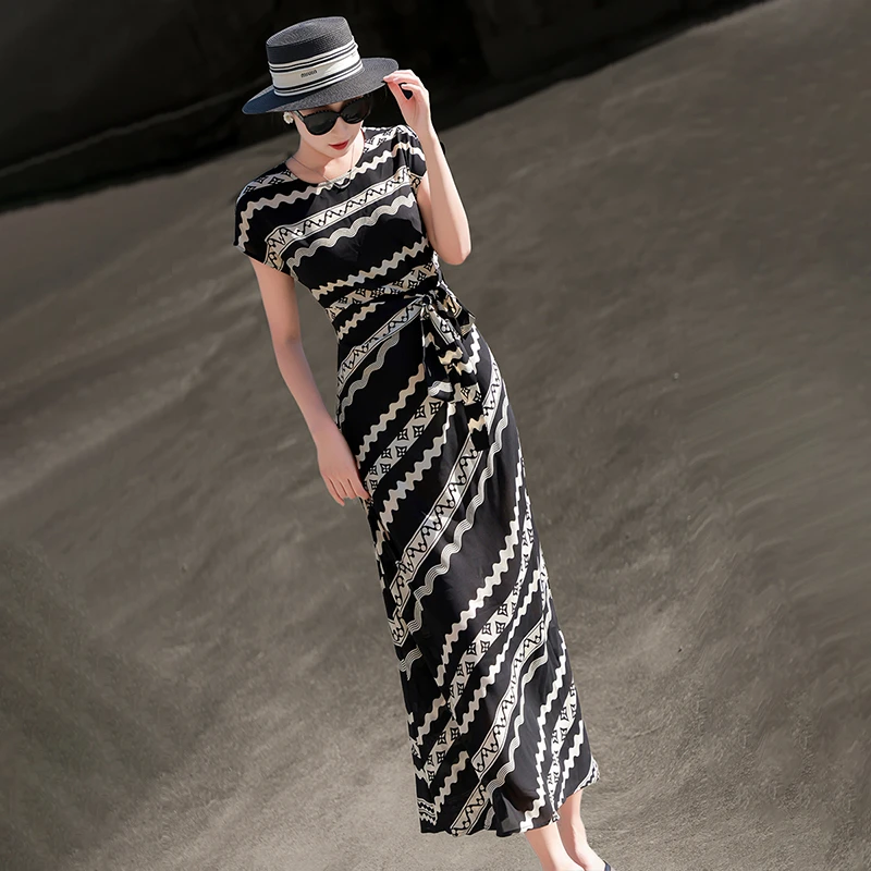 MEXCOCO/兰瑟儿夏季新款高级感条纹系带修身印花连衣裙105XL2863