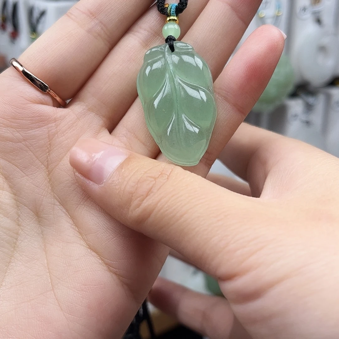 石英质玉未镶嵌颈饰