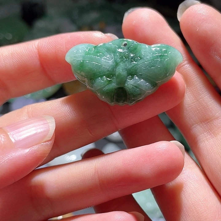 颈饰未镶嵌翡翠天