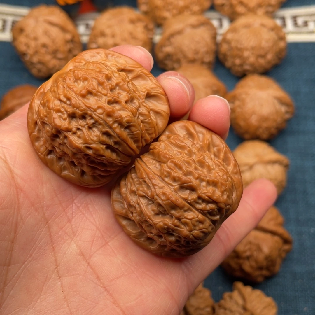 文玩核桃把件39.9全品毕业血麒麟