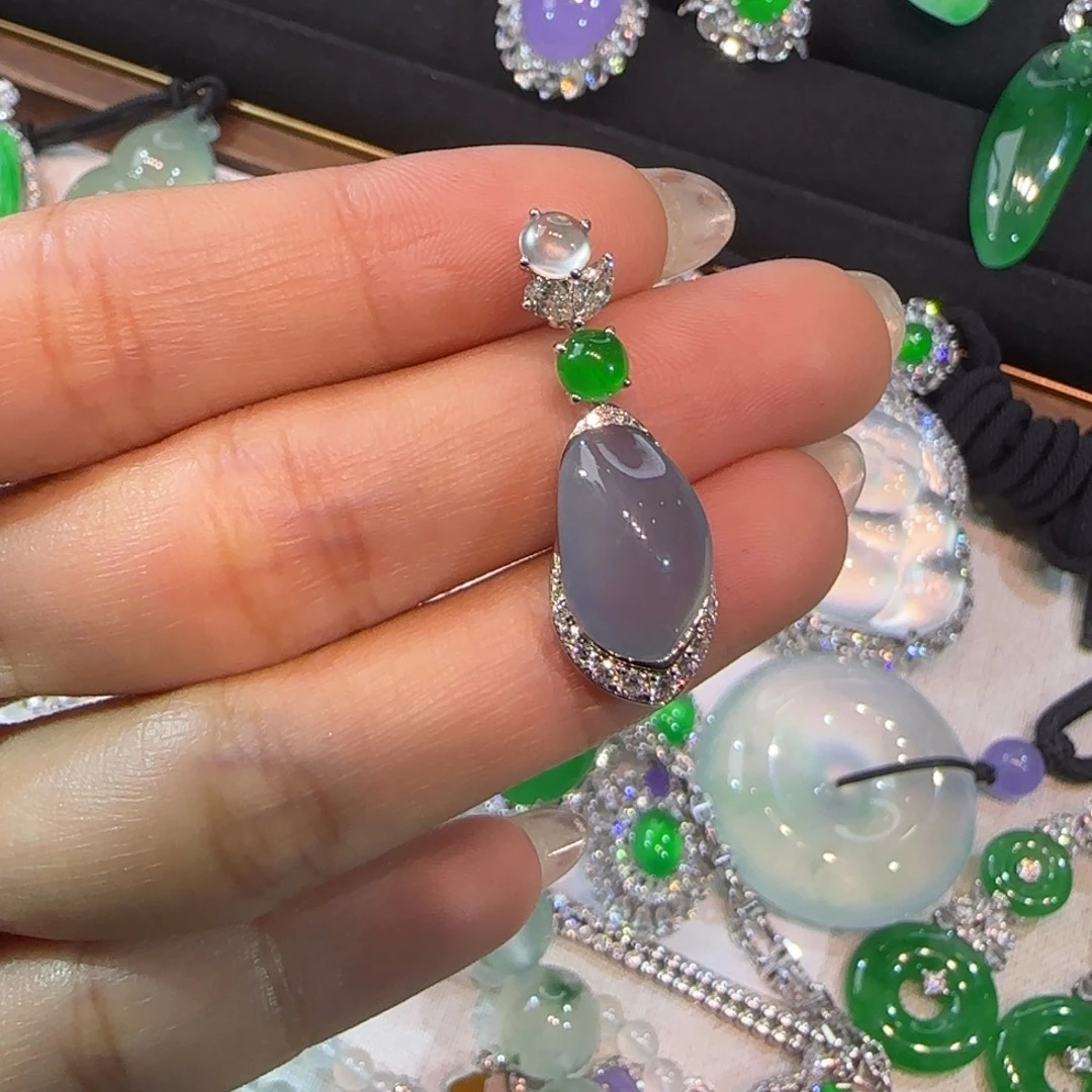 翡翠18K金镶嵌戒指