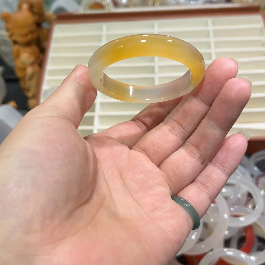 玛瑙/玉髓未镶嵌手镯52圈1.5