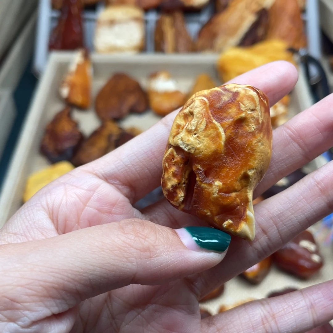 琥珀未镶嵌珠宝奇石