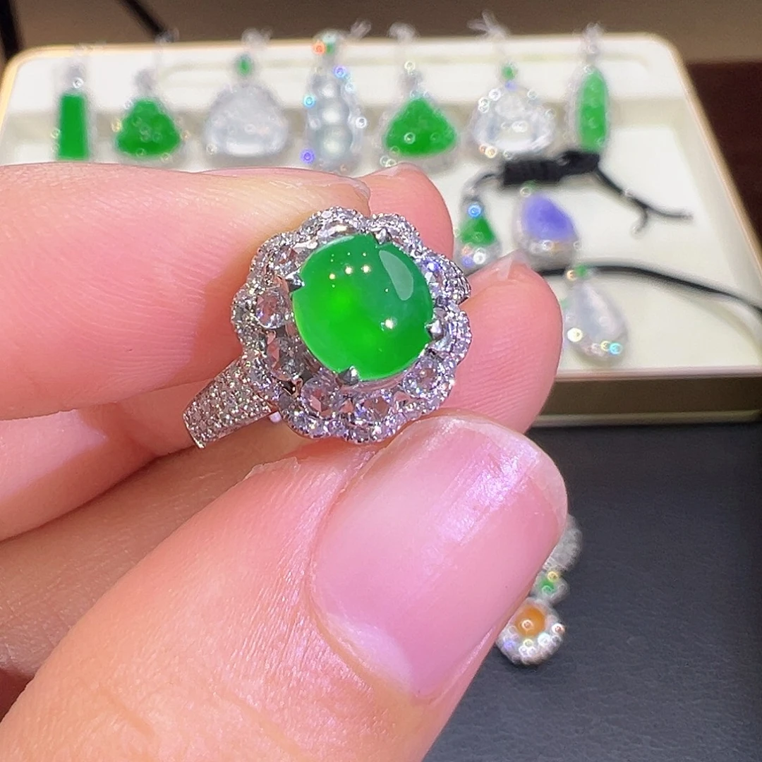 翡翠18K金镶嵌戒指