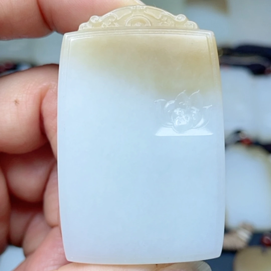 【闪购商品】颈饰未镶嵌和田玉