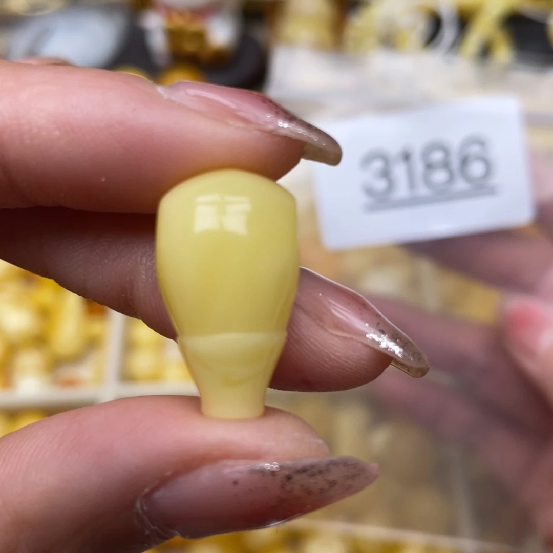 蜜蜡珠宝奇石未镶嵌六****店12.4