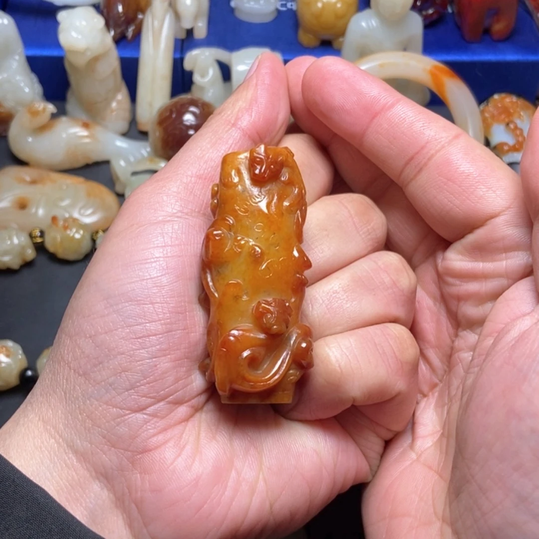 和田玉挂件未镶嵌老*客