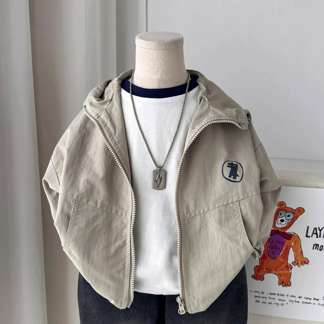 男童秋装外套儿童连帽长袖洋气短款风衣中小童宝宝痞帅百搭拉链衫