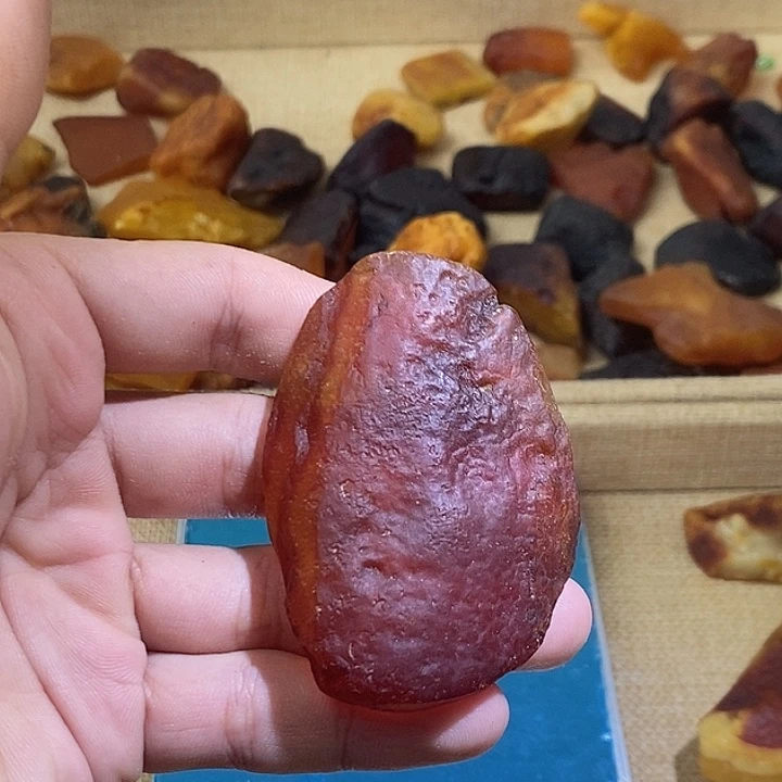 琥珀未镶嵌裸石金绞蜜