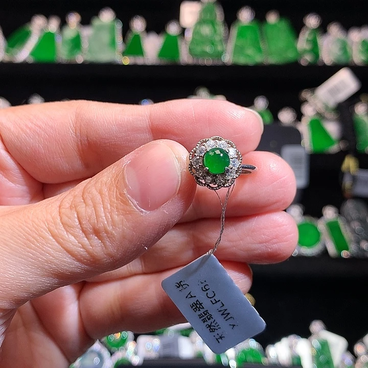 【闪购商品】颈饰银S925镶嵌翡翠