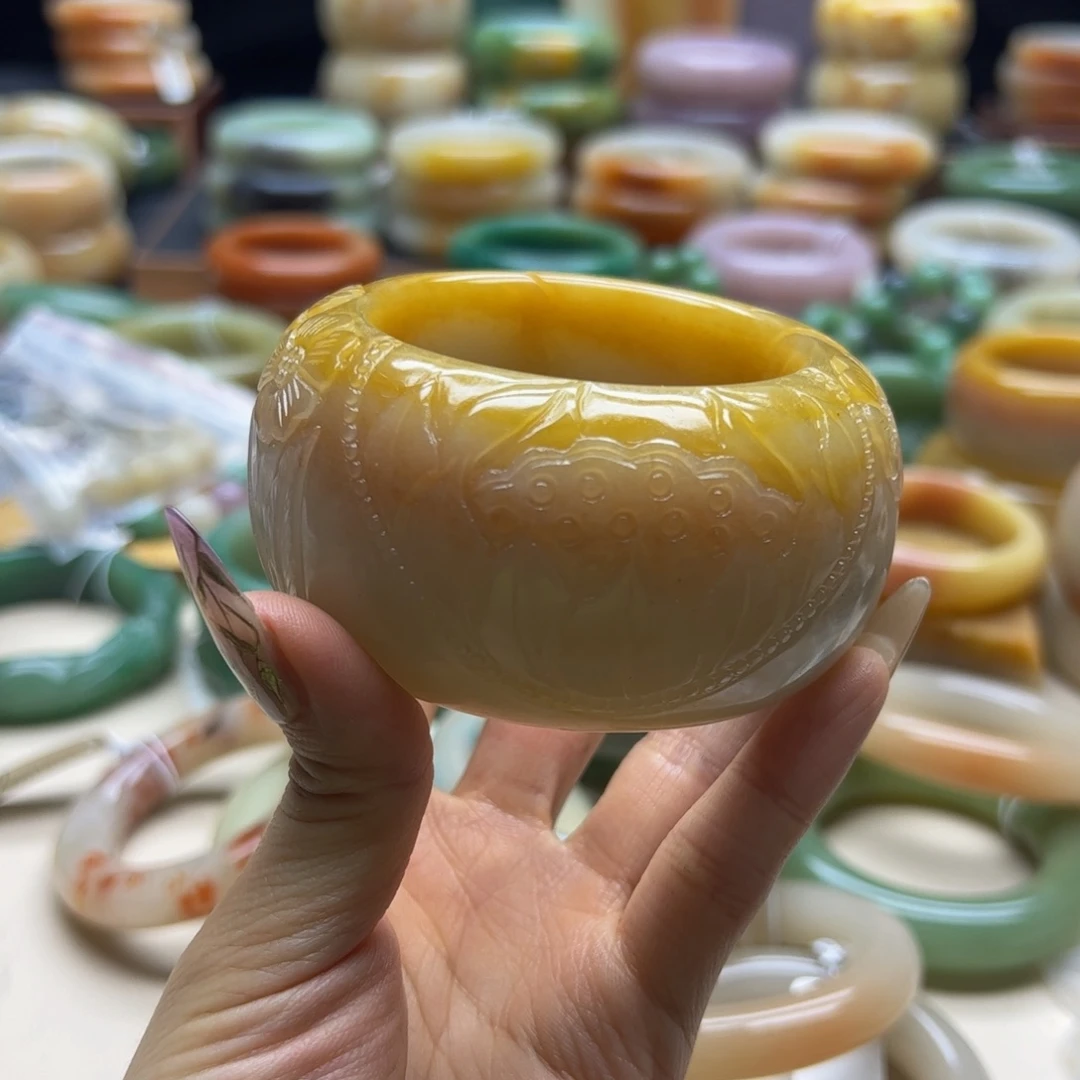 石英质玉手镯未镶嵌蹦****