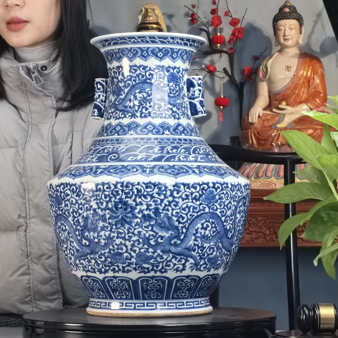 清 青花缠枝花卉龙纹双贯耳赏瓶