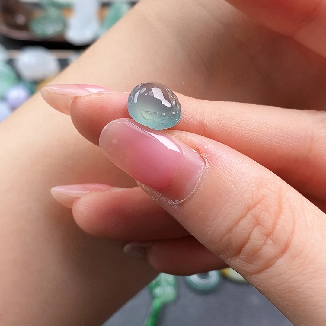 翡翠未镶嵌颈饰金蟾