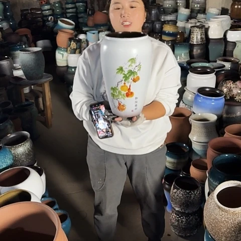 口17高33瑕疵一个盆子。