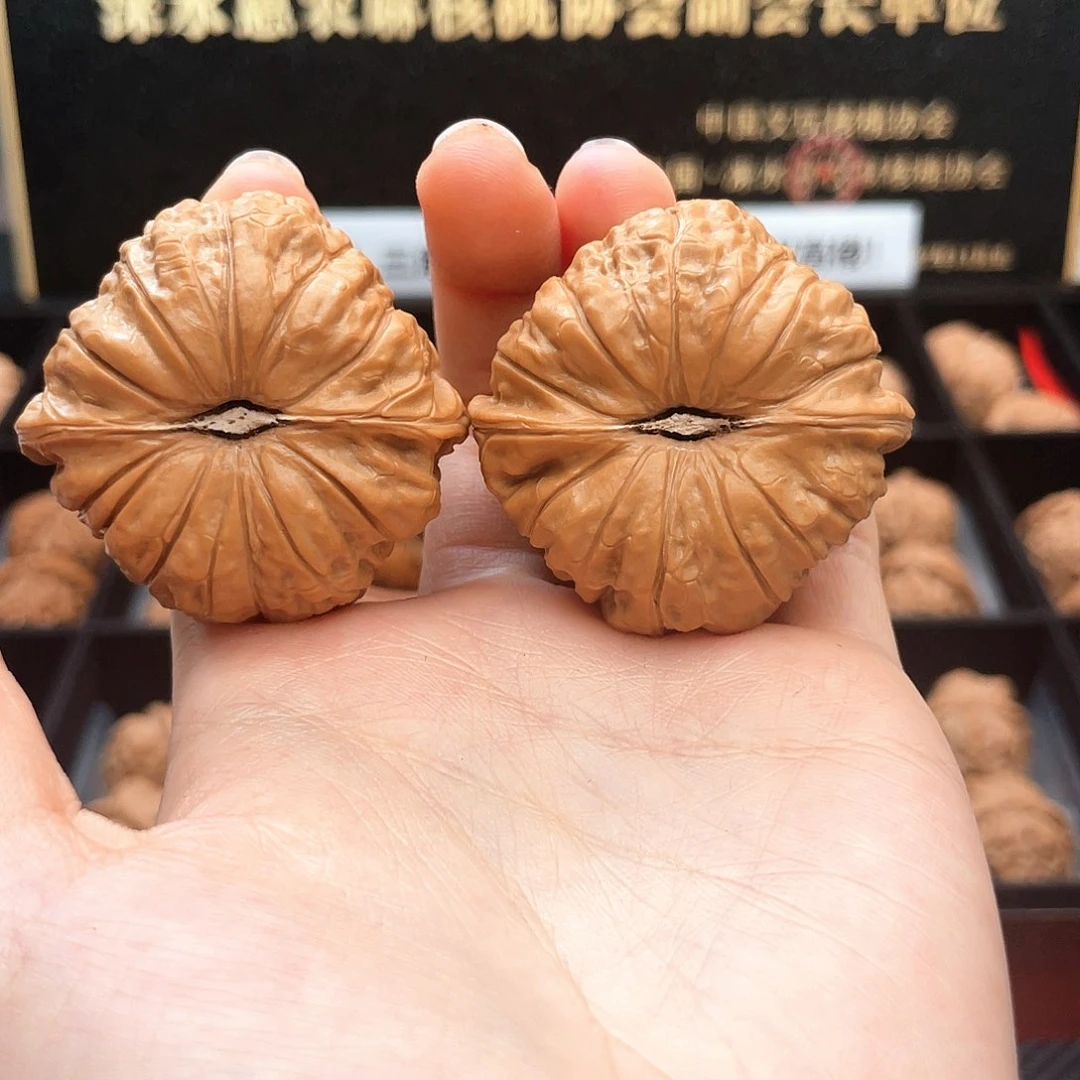 把件文玩核桃45A8正圆瓜近正肩全品红皮南瓜墩