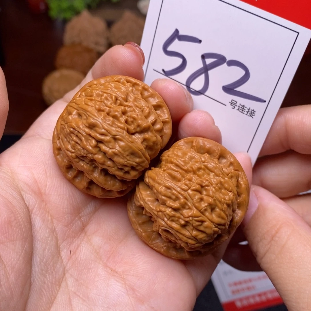 文玩核桃把件582闷尖狮子头3.7