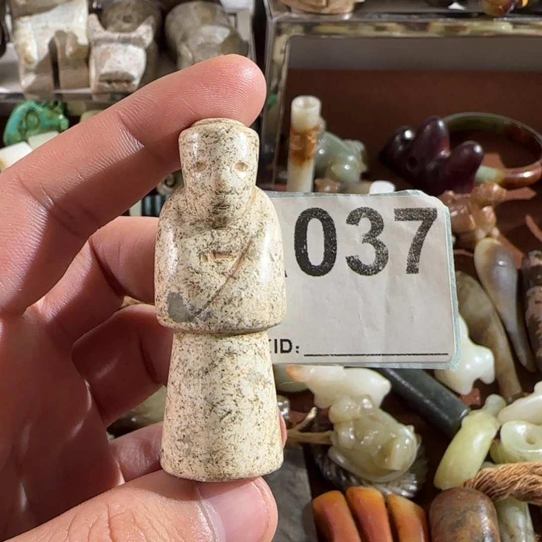 未镶嵌蛇纹石玉颈饰