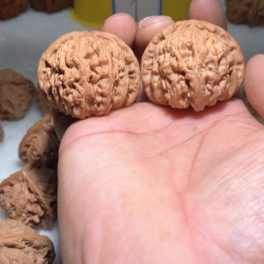 文玩核桃吊坠44闷白