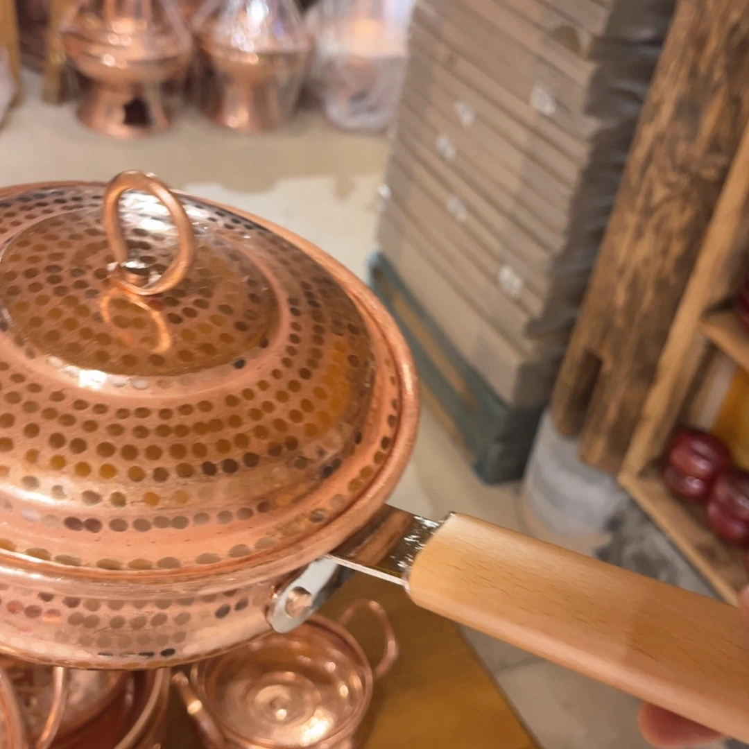 侧把锅手工锻打工艺