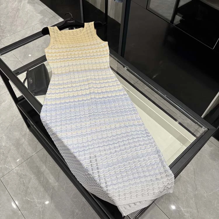 25年夏季新款女装 时尚渐变色波浪纹圆领无袖针织修身气质长裙