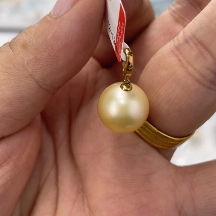 颈饰18K金镶嵌海水珍珠