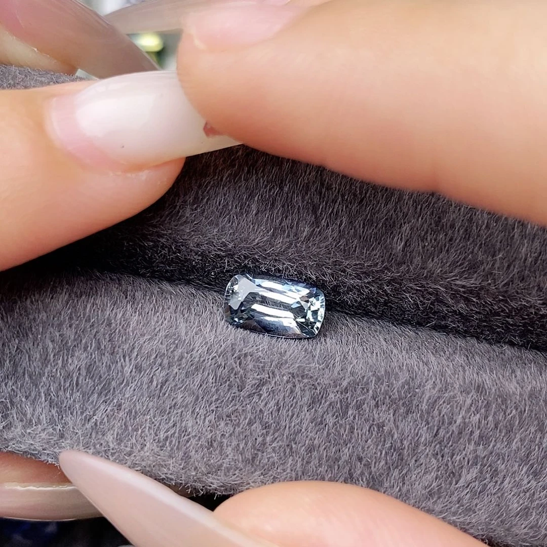 裸石蓝宝石VB评级玻璃体通透亮浅蓝色1.58ct/0171