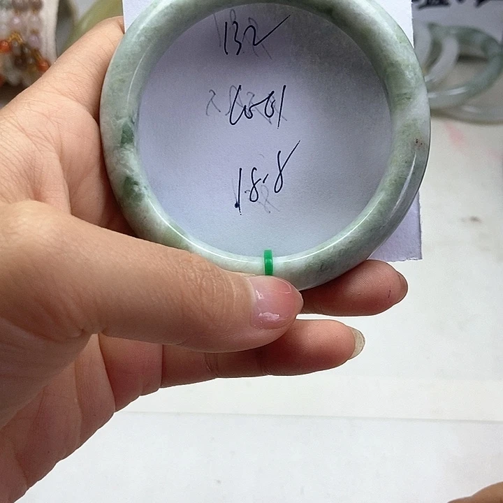 未镶嵌手镯石英质玉