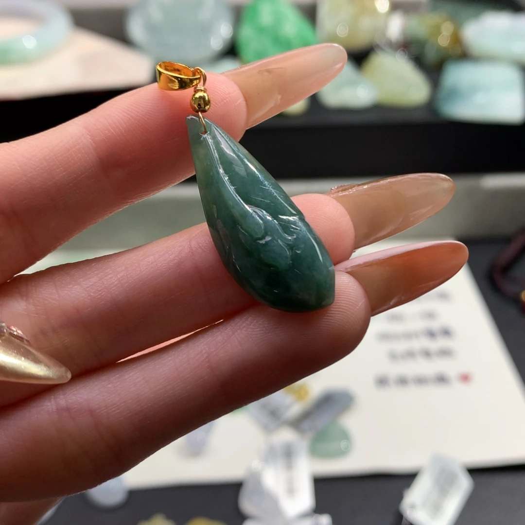 翡翠未镶嵌颈饰翡翠