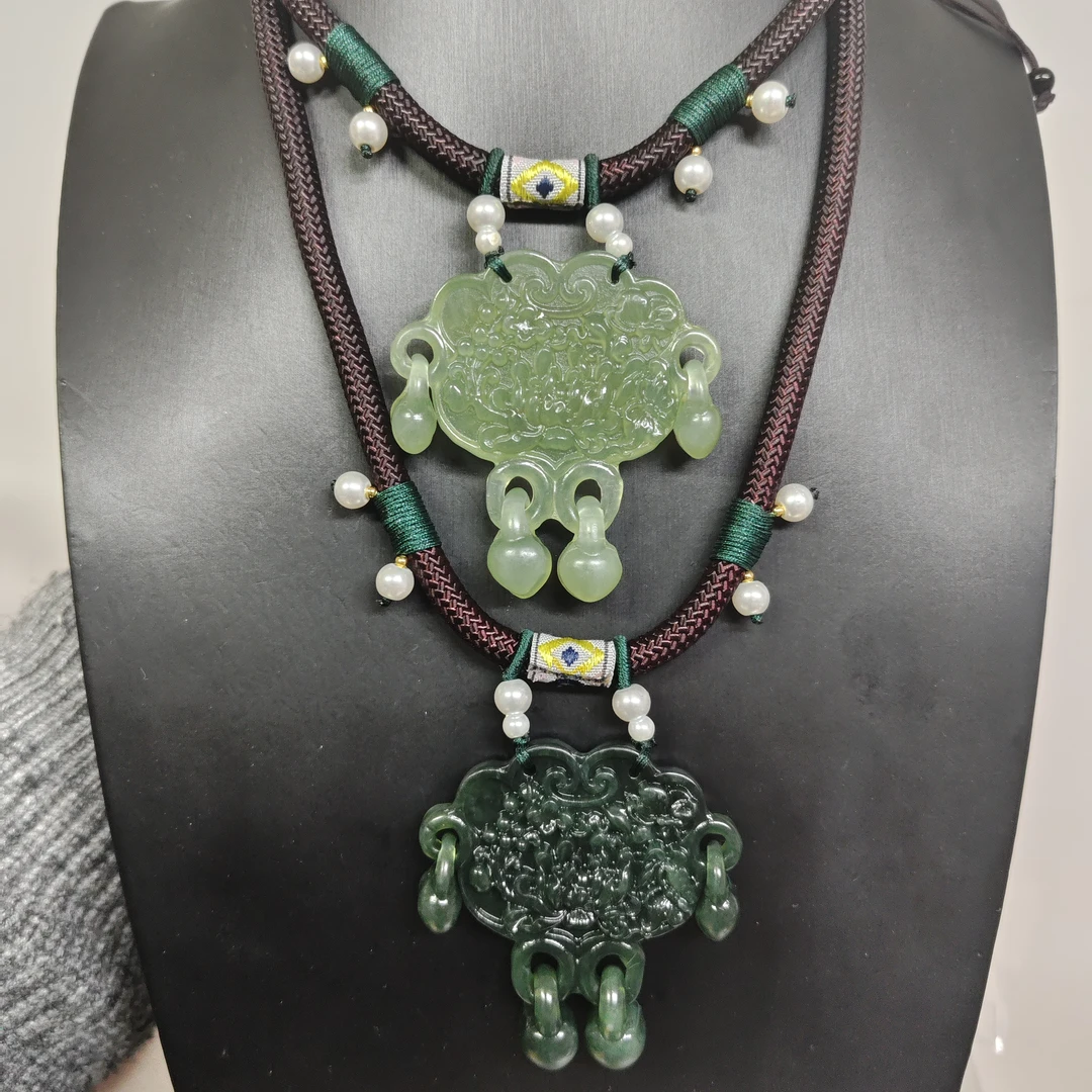 ［0099］天然岫玉冰料精品复古平安花锁精美挂件项链多样性发其一