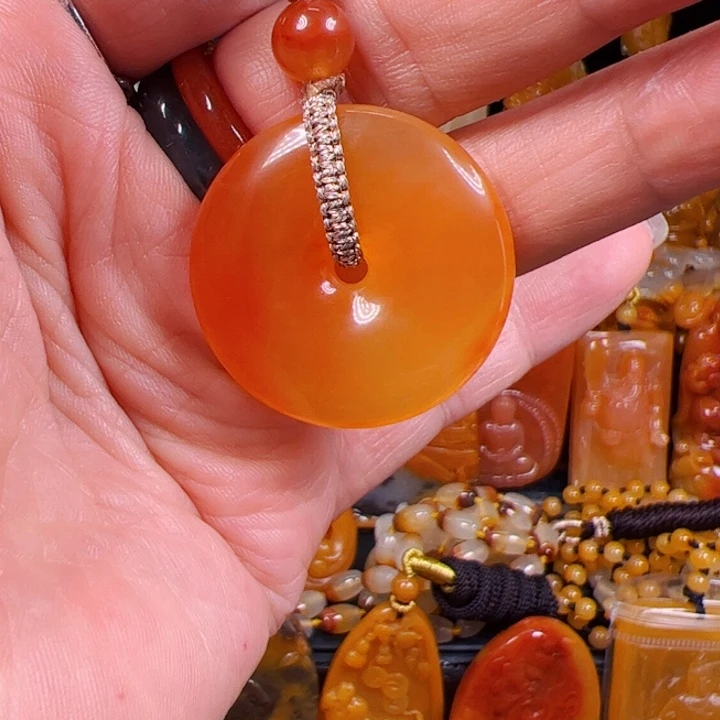 石英质玉（黄龙玉）未镶嵌笔搁