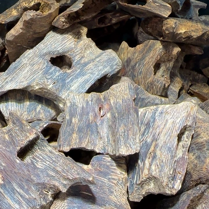 沉香手把件海南老白棋沉水块料100克