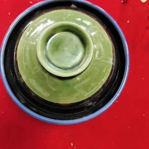 瓷片瓷片，各种摆件，均有瑕疵。沙锅！