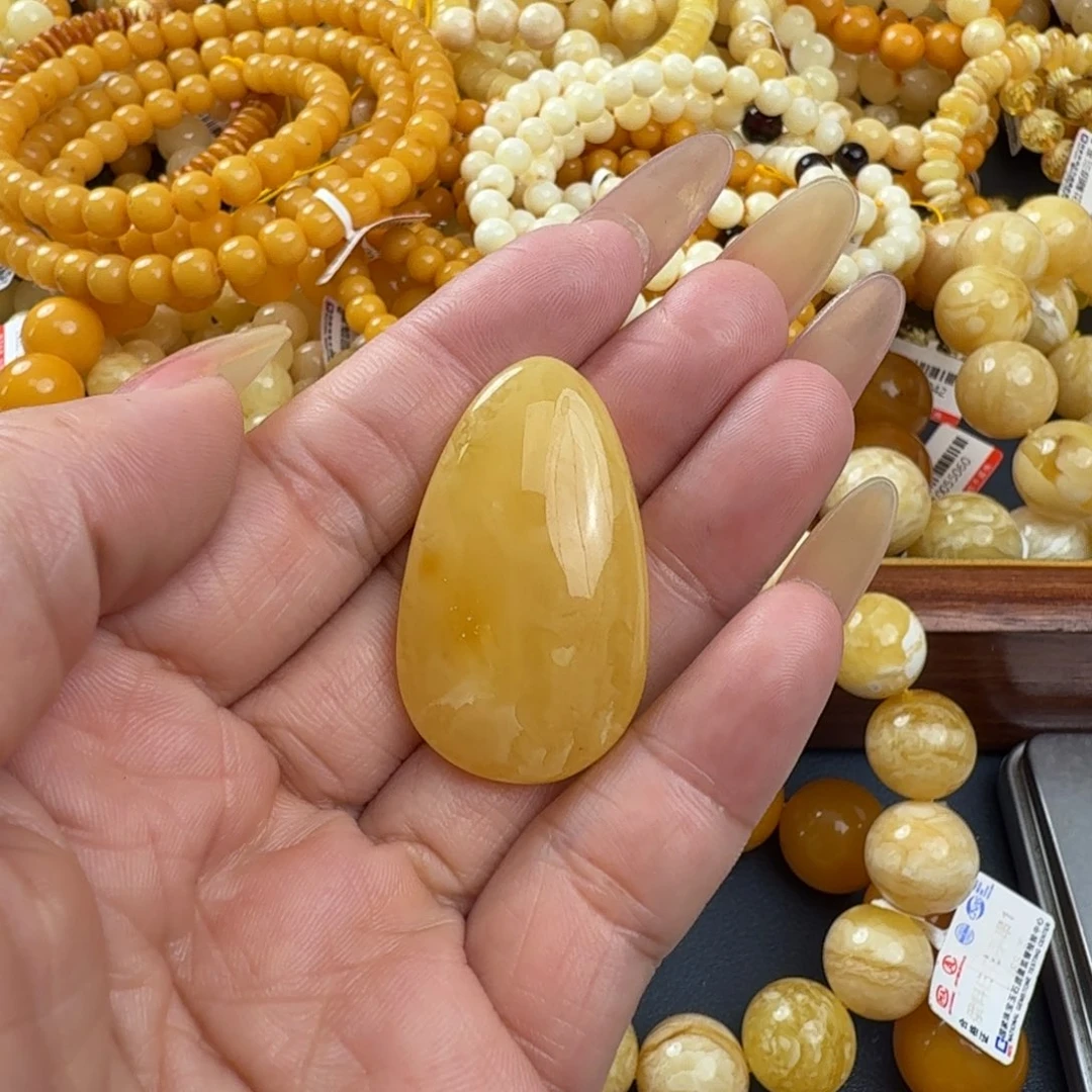 琥珀未镶嵌珠宝奇石