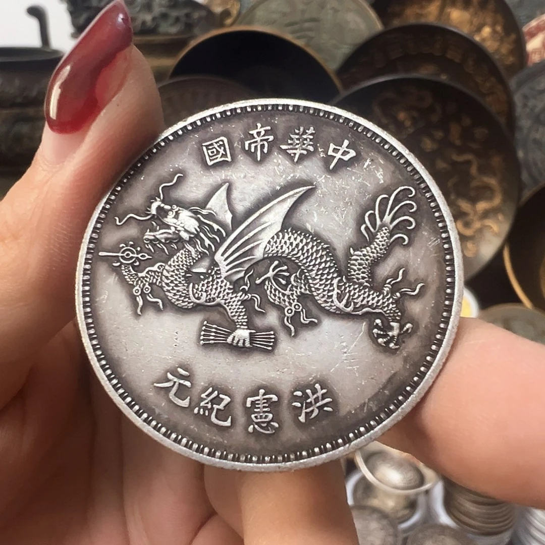 九***)金属复古风格摆件