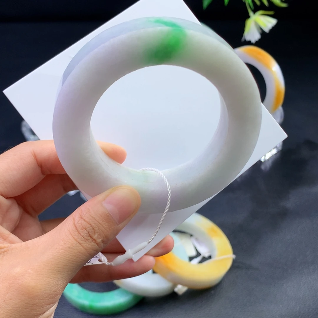 定制翡翠未镶嵌手镯