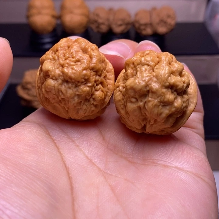 文玩核桃把件血舍利8