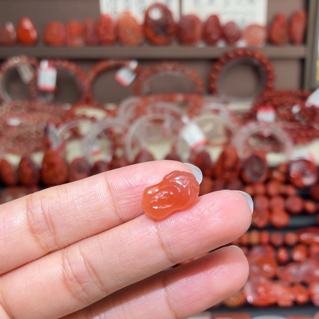 南红玛瑙未镶嵌颈饰白菜