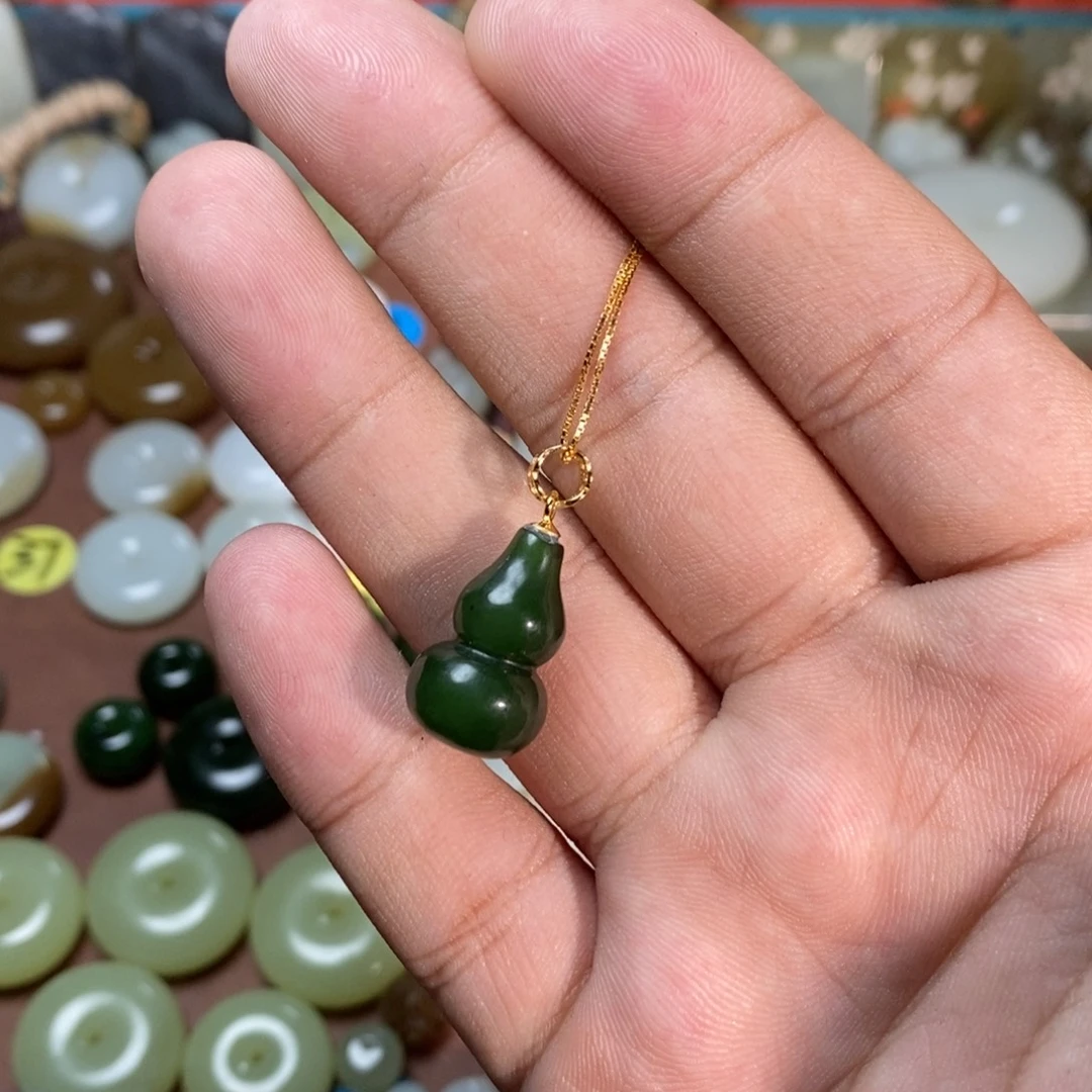 奶***芙吊坠(不含链)银S925镶嵌和田玉
