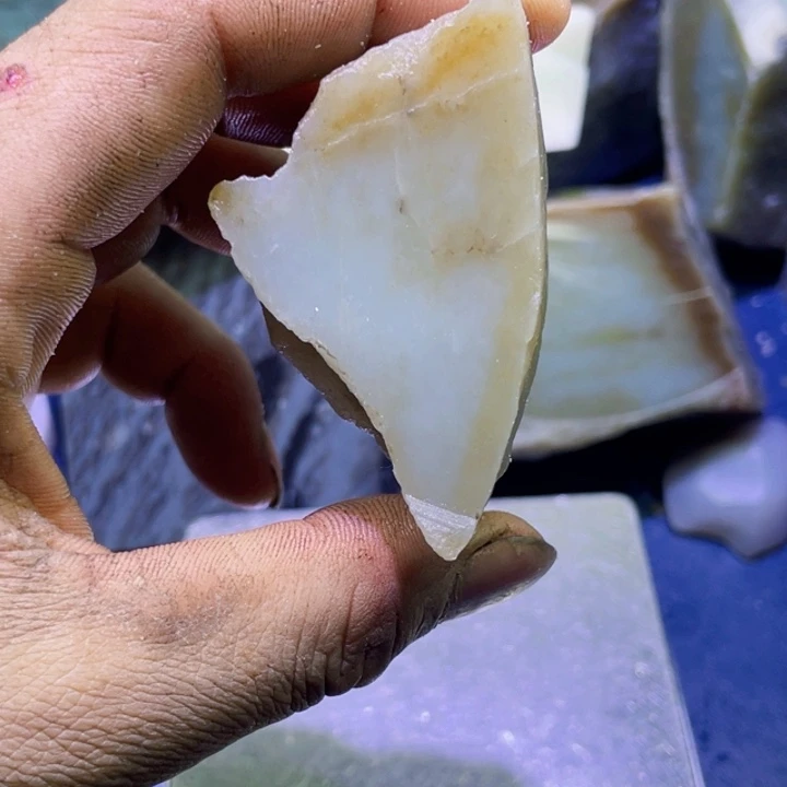 和田玉未镶嵌珠宝半成品