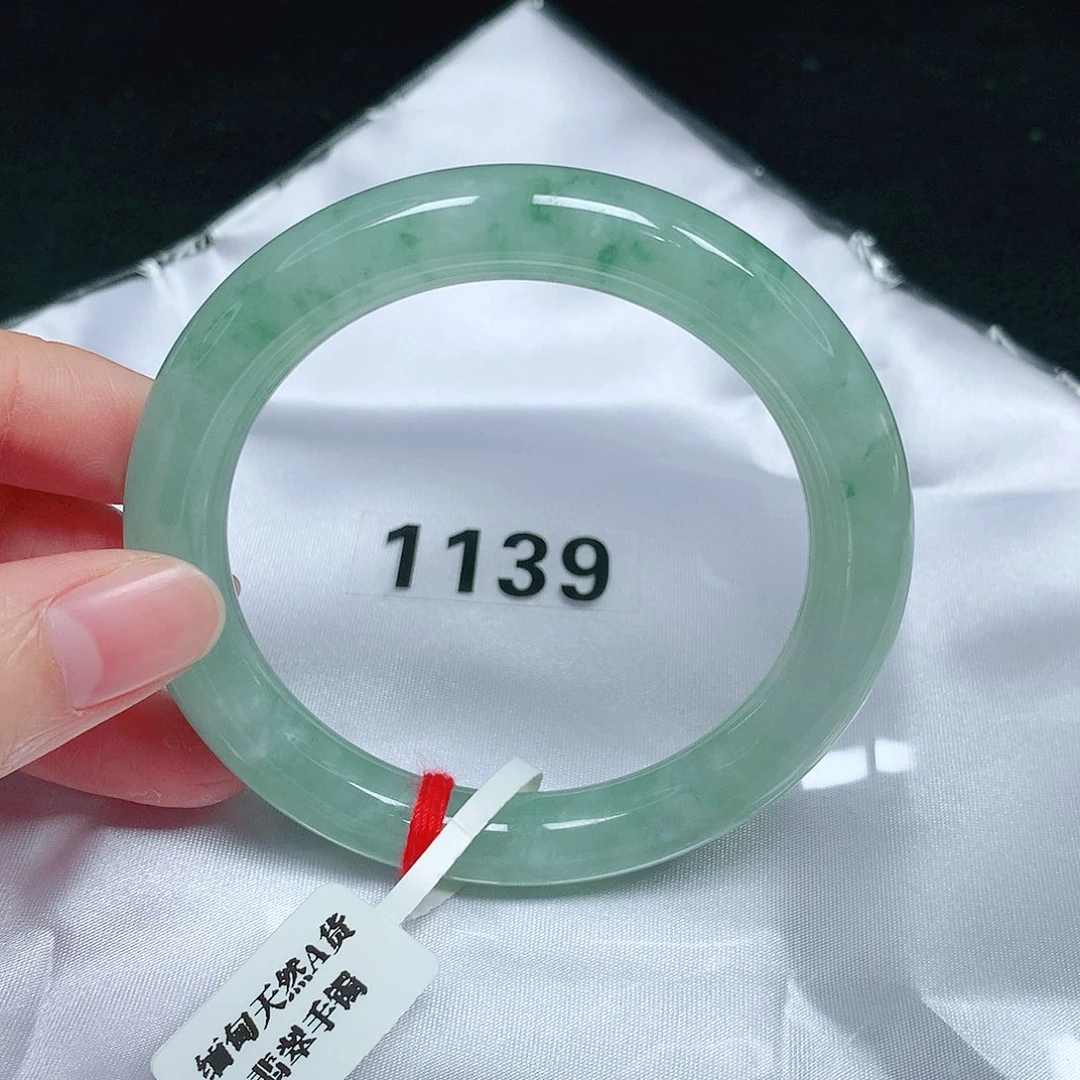 未镶嵌手镯（圆镯）翡翠