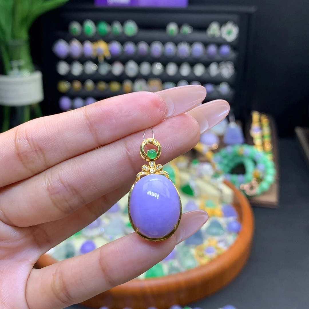 翡翠18K金镶嵌颈饰