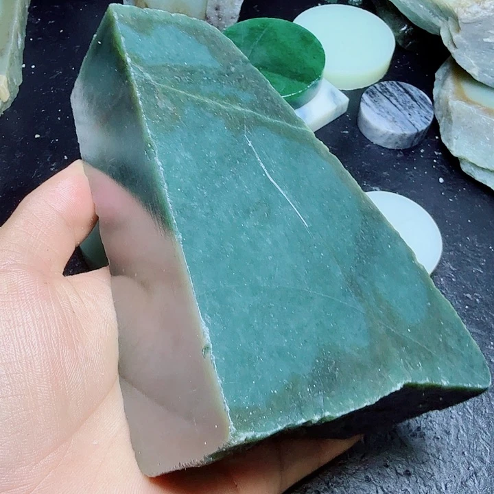 和田玉（糖玉）未镶嵌珠宝奇石