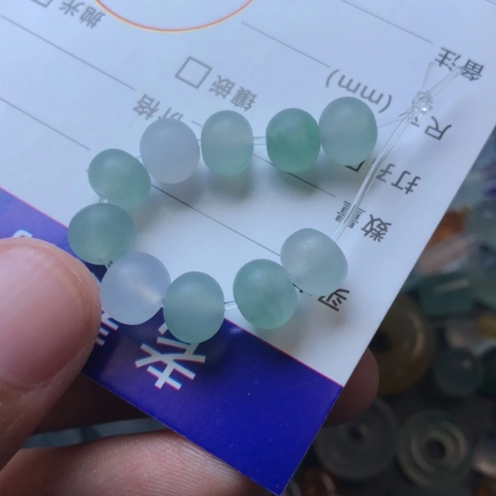 定制翡翠未镶嵌挂件